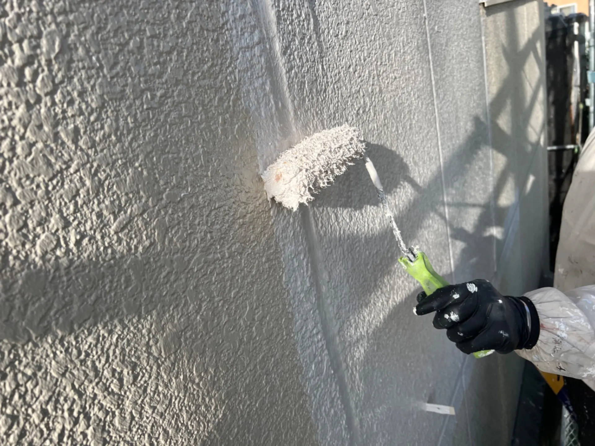 【外壁塗装】上塗り 3回塗り